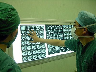 專家陳濤介紹肝囊腫治療常用技術