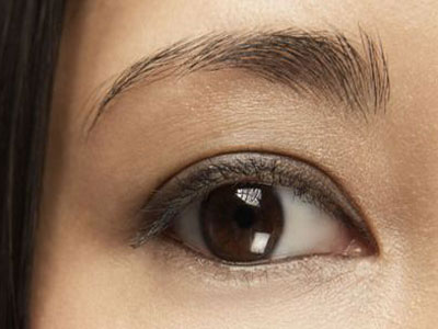眼睛發黃是乙肝的症狀嗎